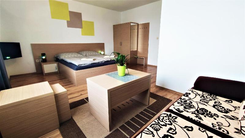 Double Room image 2