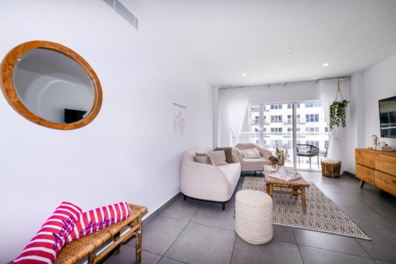 Stylish luxury condo central location ocean view pool gym - image 31