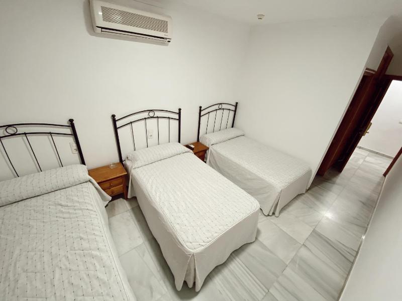 Triple Room image 3