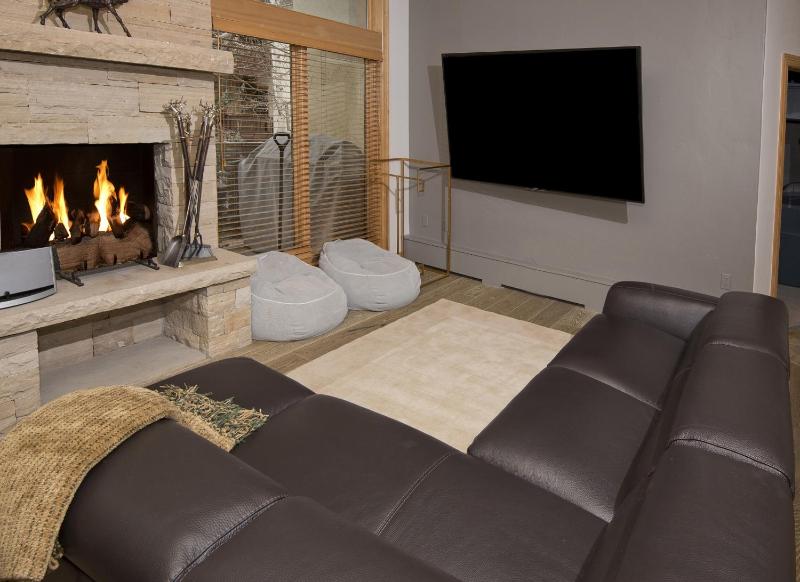 Four-Bedroom Apartment image 1