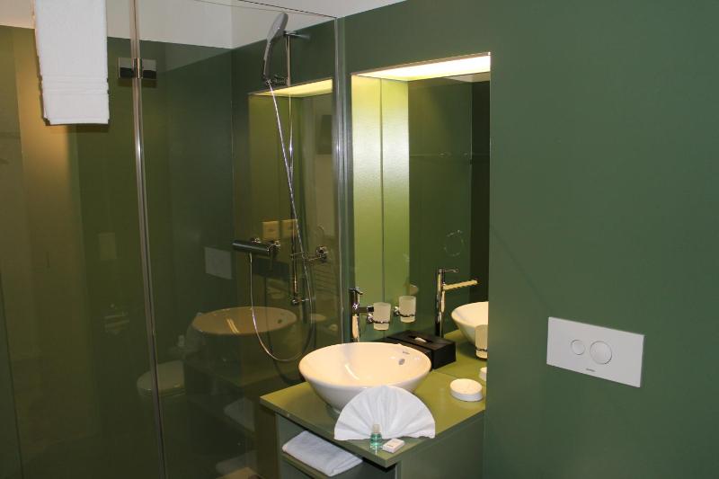 Single Room image 2
