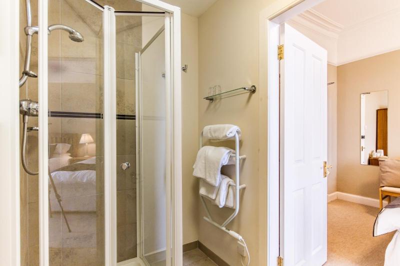 Deluxe Twin Room with Sea View image 3