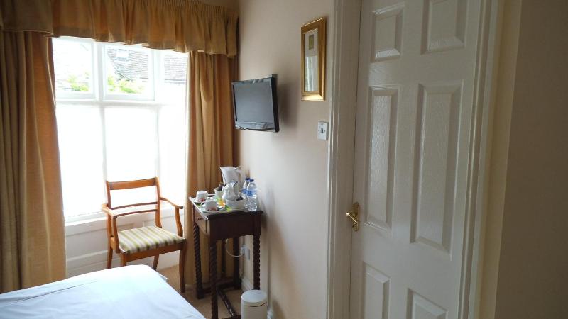 Double Room image 4
