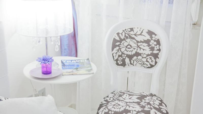 One-Bedroom Apartment image 3