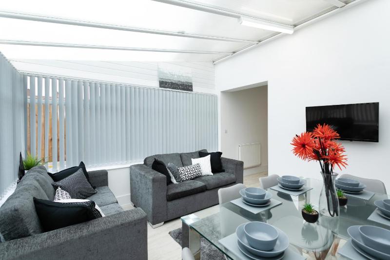 Nottingham Serviced Accommodations - image 15