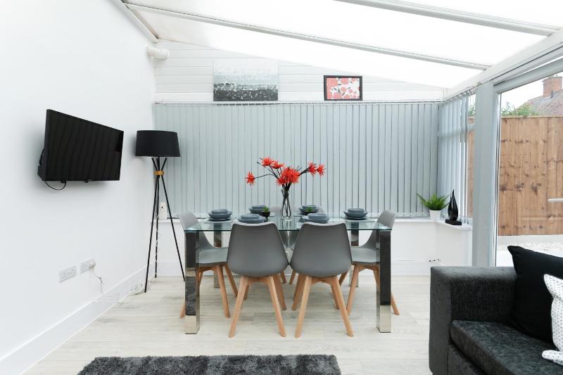 Nottingham Serviced Accommodations - image 16