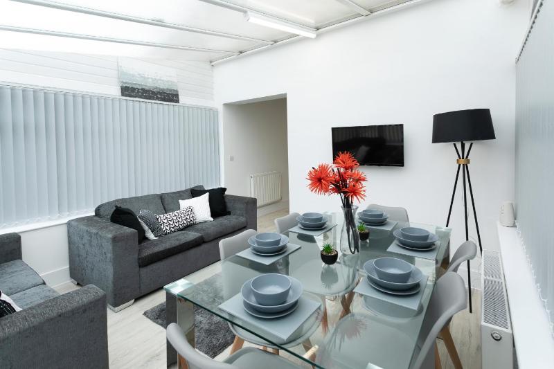 Nottingham Serviced Accommodations - image 5