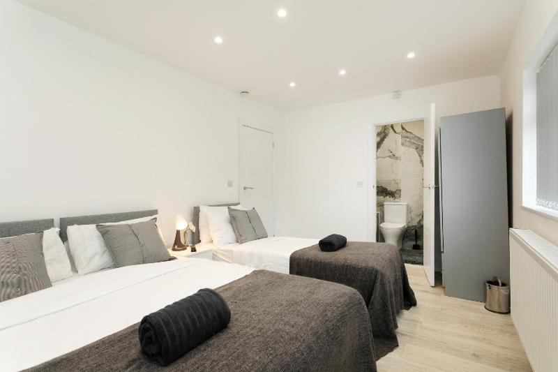 Nottingham Serviced Accommodations - image 46