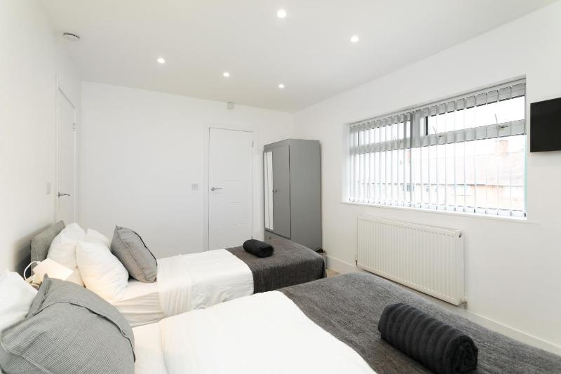 Nottingham Serviced Accommodations - image 29