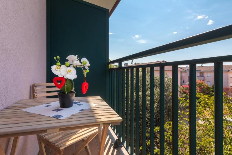 Double Room with Balcony image 3