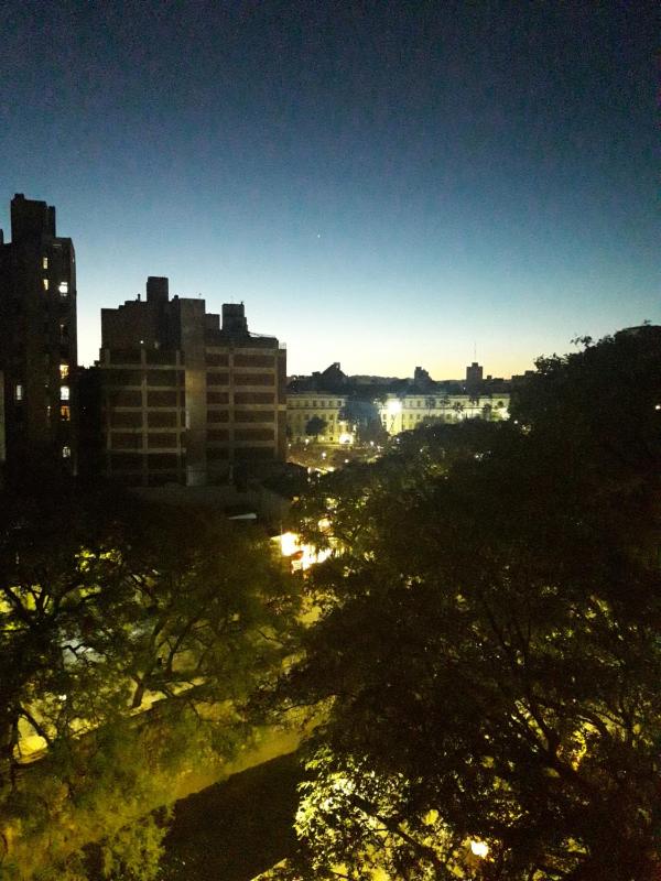 hermoso Dpto. sobre La cañada en el centro de Córdoba capital-Argentina - image 5
