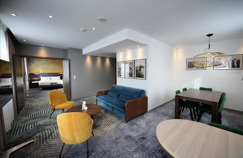 Grand Suite with King-Size bed and Sofa