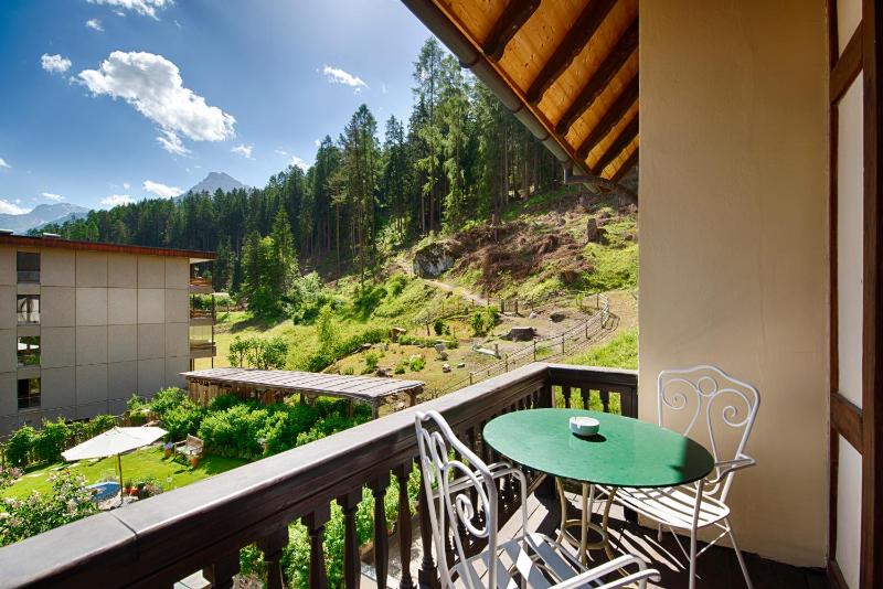 Deluxe Double Room with Balcony image 1