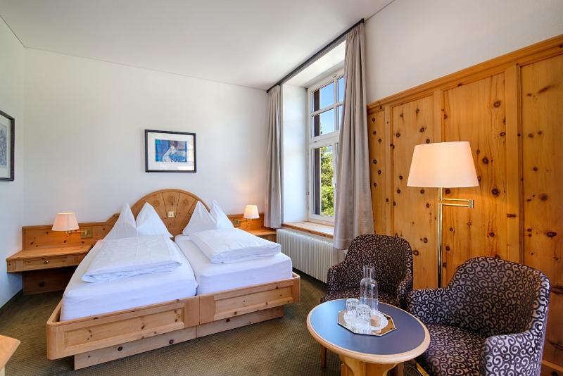 Deluxe Double Room with Balcony image 3