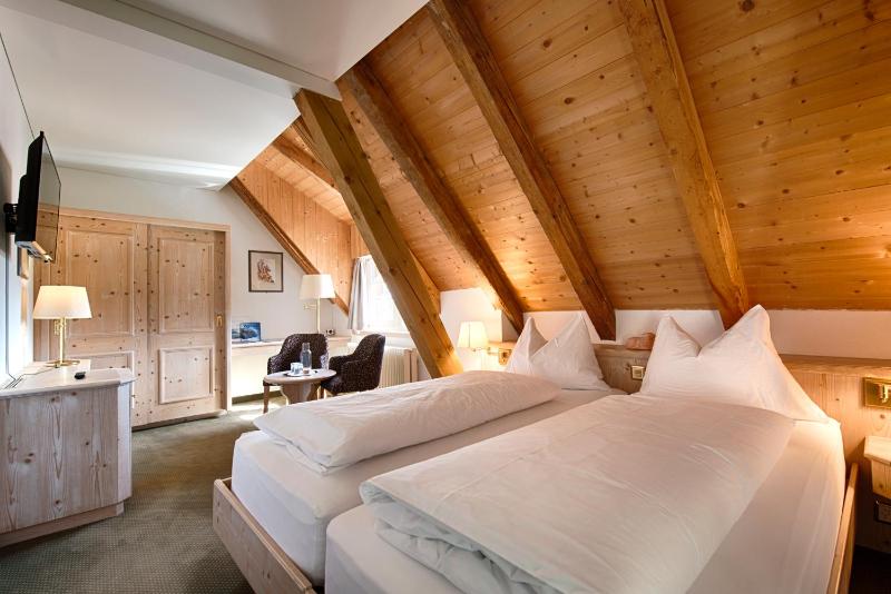 Deluxe Double Room image 2
