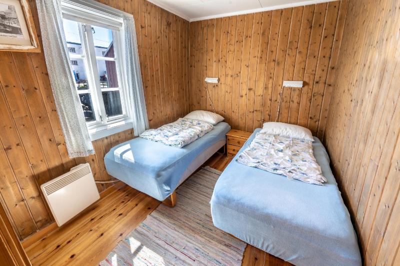 Sea View Two-Bedroom House image 3