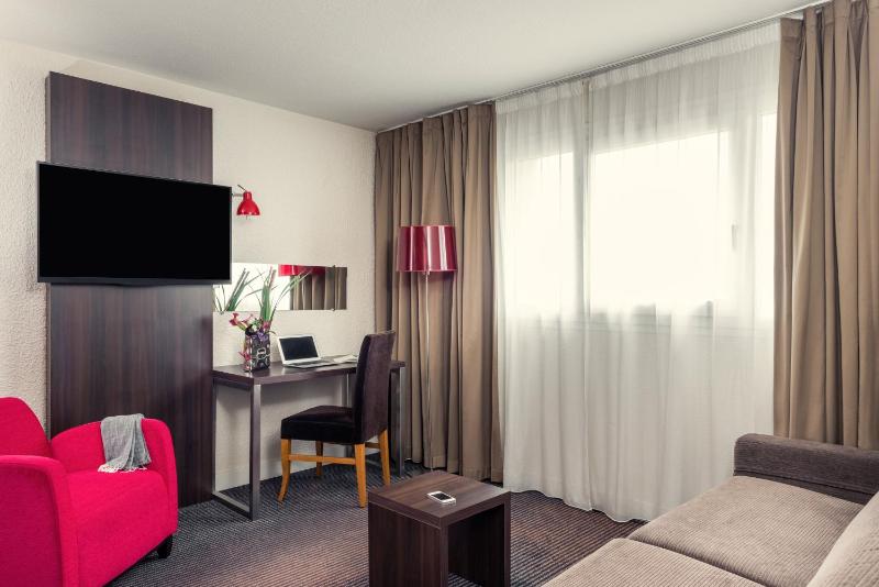 Family Room with Double Bed and Single Sofa Bed image 1