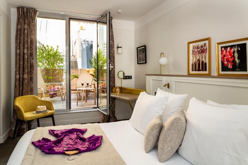 Junior Suite with Terrace image 2