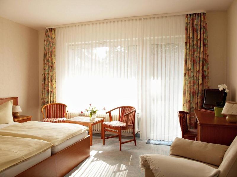 Double Room image 4