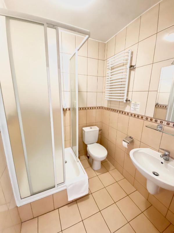 Single Room image 3