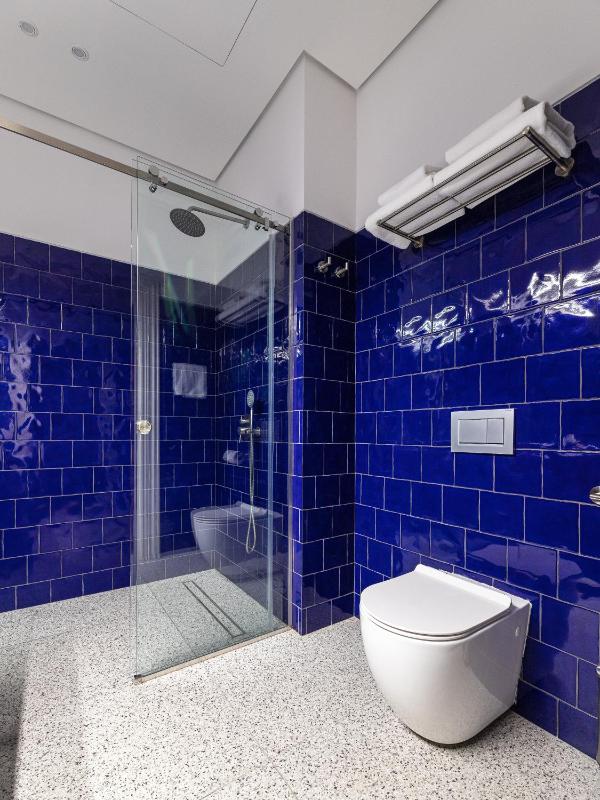 Large Double Room image 2
