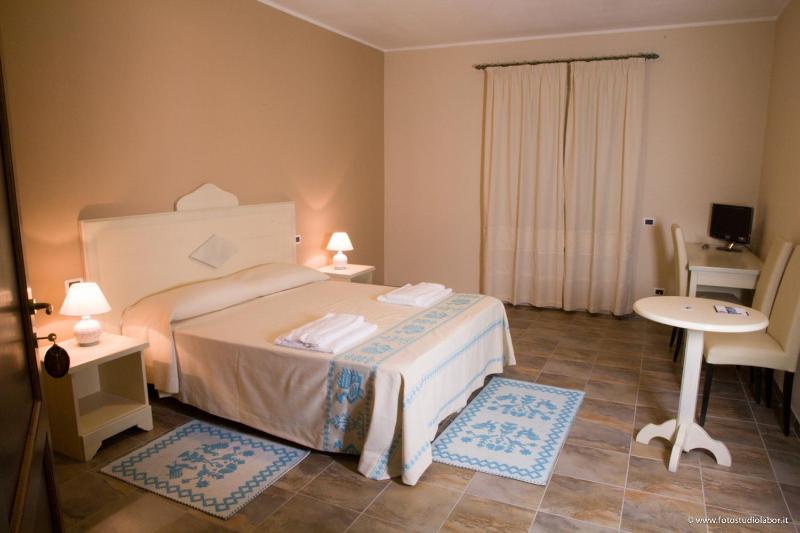 Double or Twin Room image 4