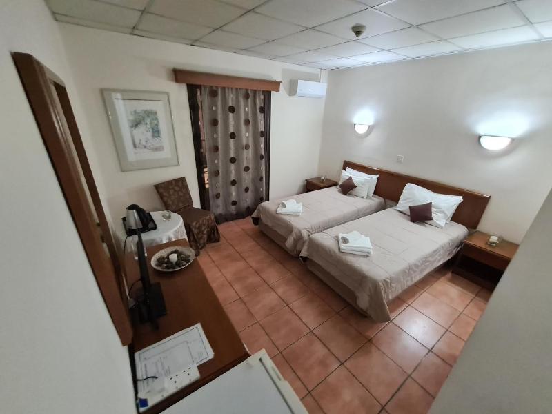 Metropole Hotel - image 9