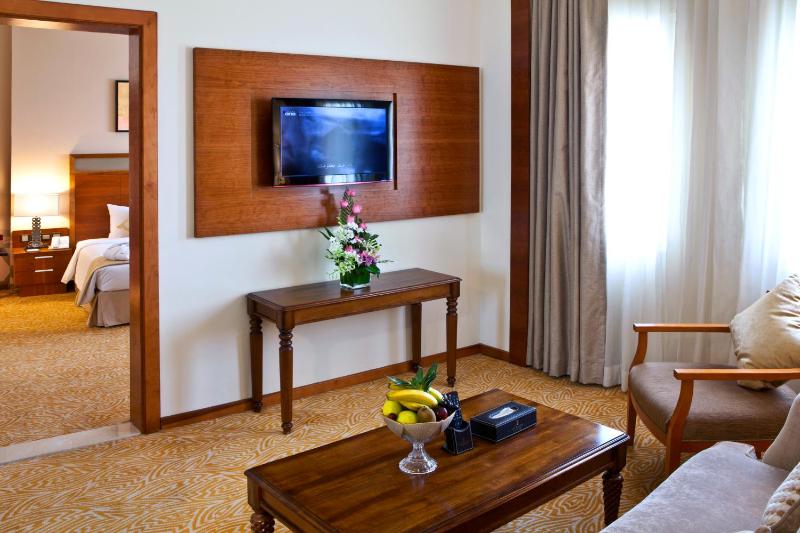 Executive Suite image 3