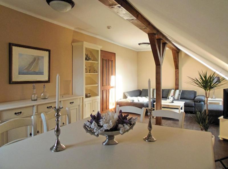 Deluxe Elegance Apartment image 4