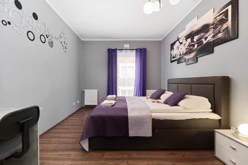 Apartments Wrocław Jana Pawła II with FREE PARKING Wrocław by Noclegi Renters - image 9