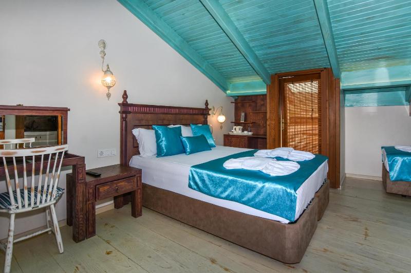 Suite with Balcony image 1
