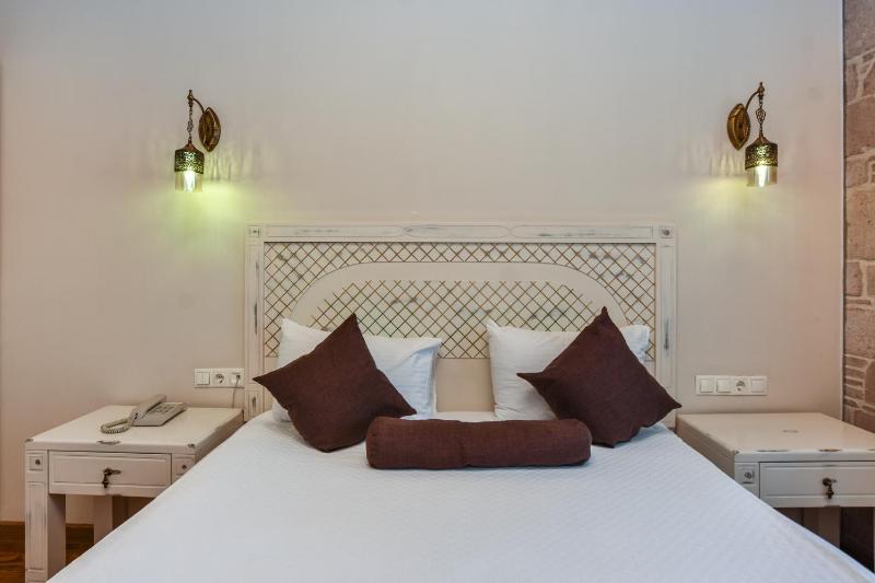 Deluxe Double Room image 3
