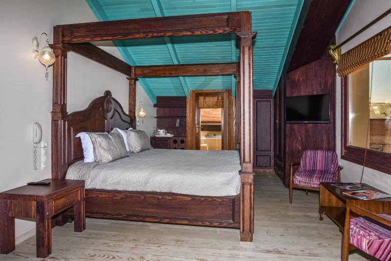 King Suite with Sea View image 3