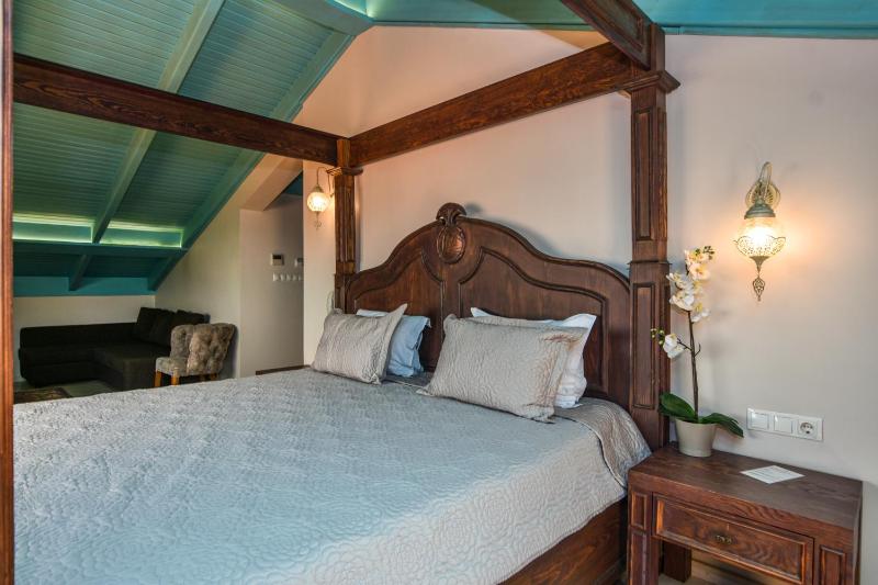 King Suite with Sea View image 2