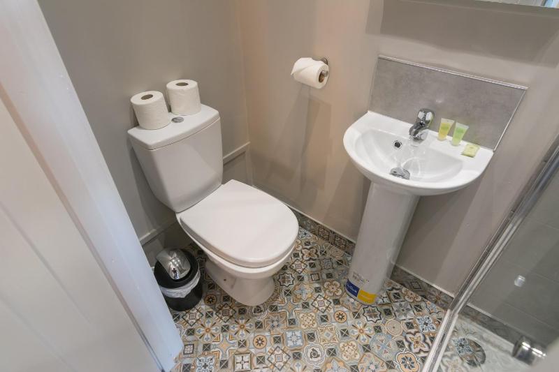 Standard Double Room image 3