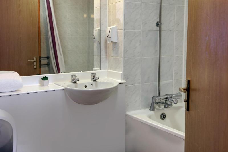 Deluxe Double Room image 4