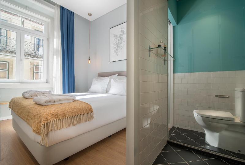 Small Double Room with City View image 4