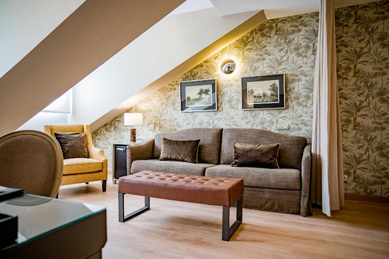 Superior Junior Suite image 4