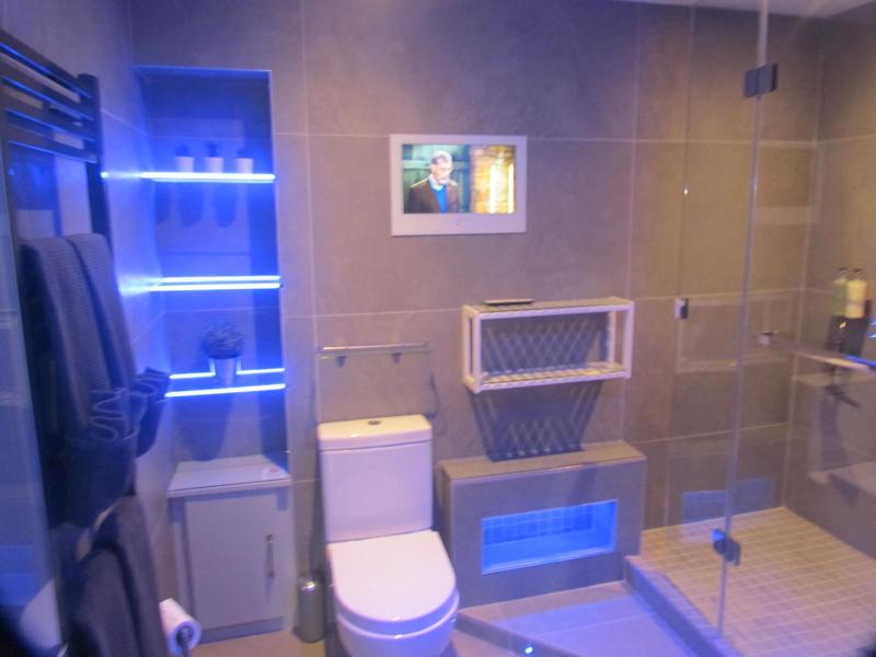 Double Room with Private Bathroom image 3