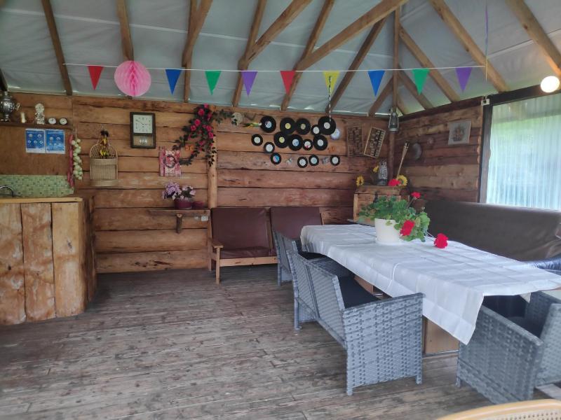 Bungalow with Garden View image 3