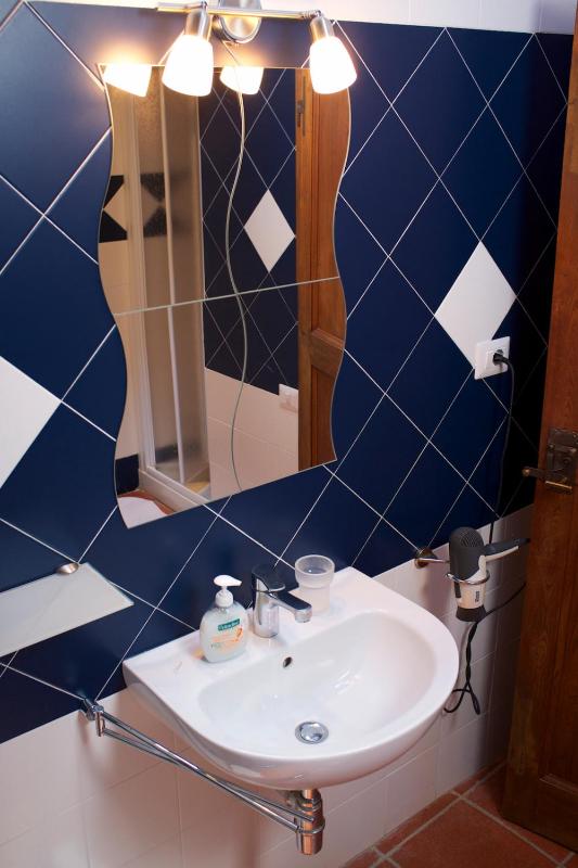 Double Room image 3
