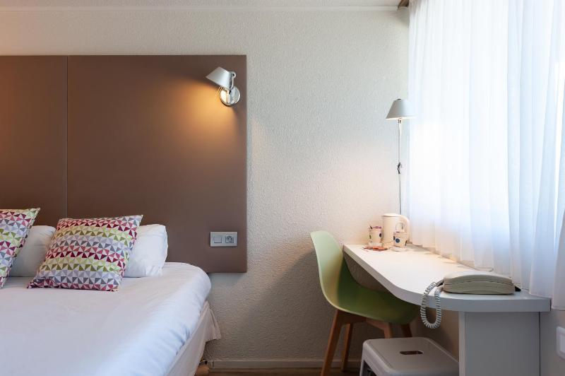 Double Room with1 Double Bed & 1 junior Bed image 4