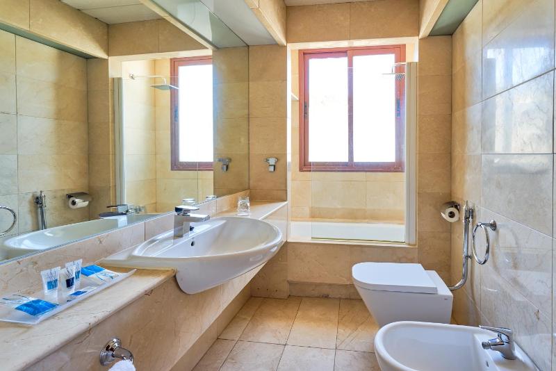 Double Room with Alhambra View image 2