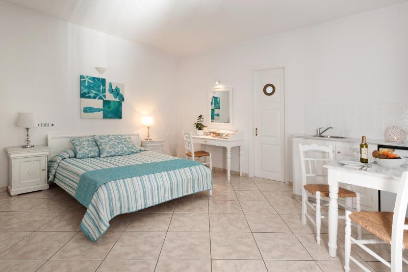Superior Double Room image 3