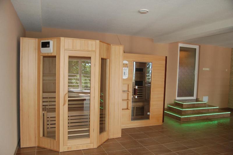Twin Room image 2