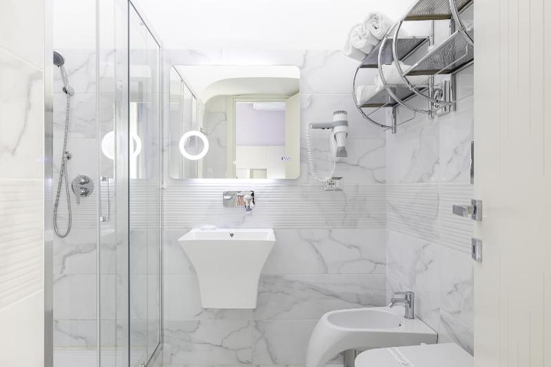  Executive Room with balcony image 3