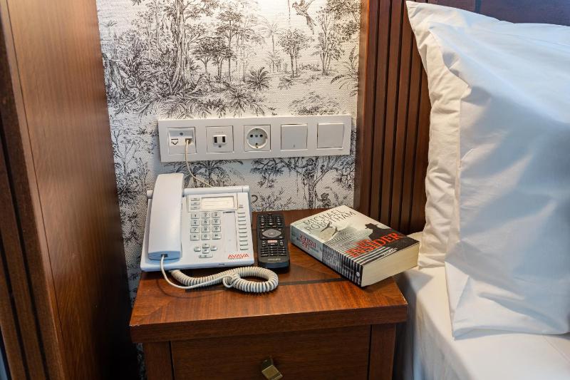 Standard Double Room image 3