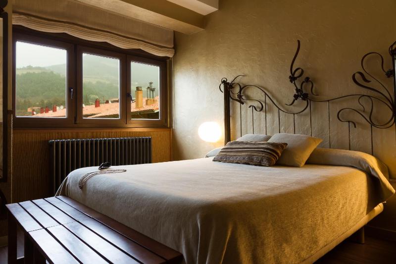 Superior Double Room - No Pet Friendly image 4