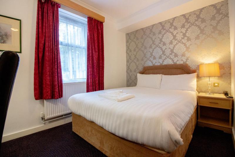 Double Room image 4