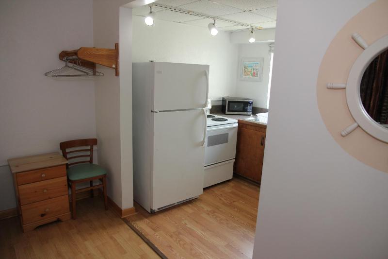 Deluxe Queen Room with Kitchenette image 3
